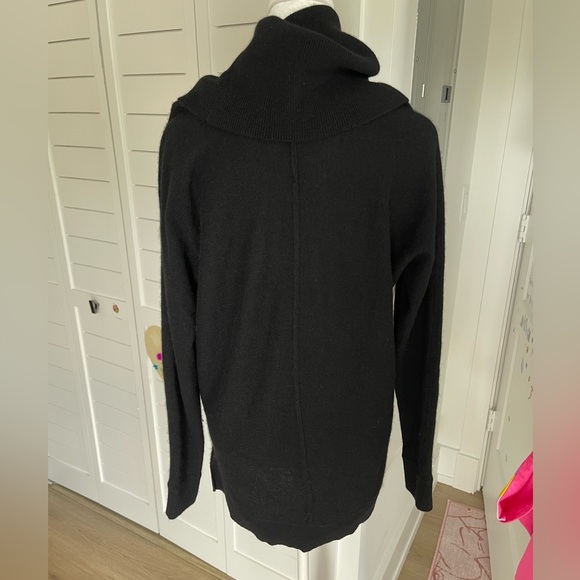 C by Bloomingdales Black Cashmere Tunic Cowl Neck Sweater - Size Medium - Picture 2 of 7